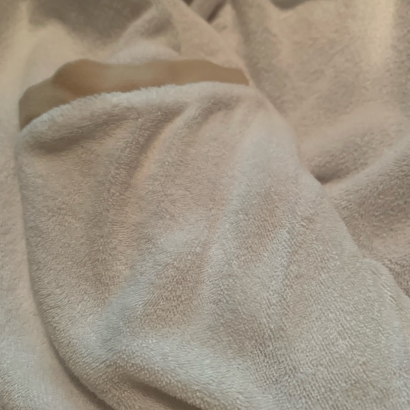 Plush Necessities Spa Robe - Picture 4 of 4